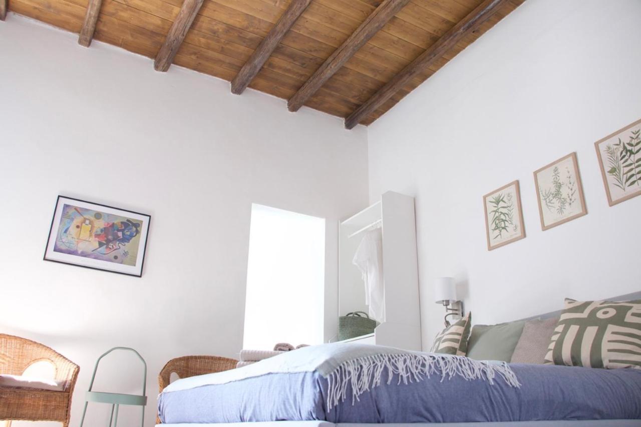 With Kitchen Balcony And Ac Apartamento *
